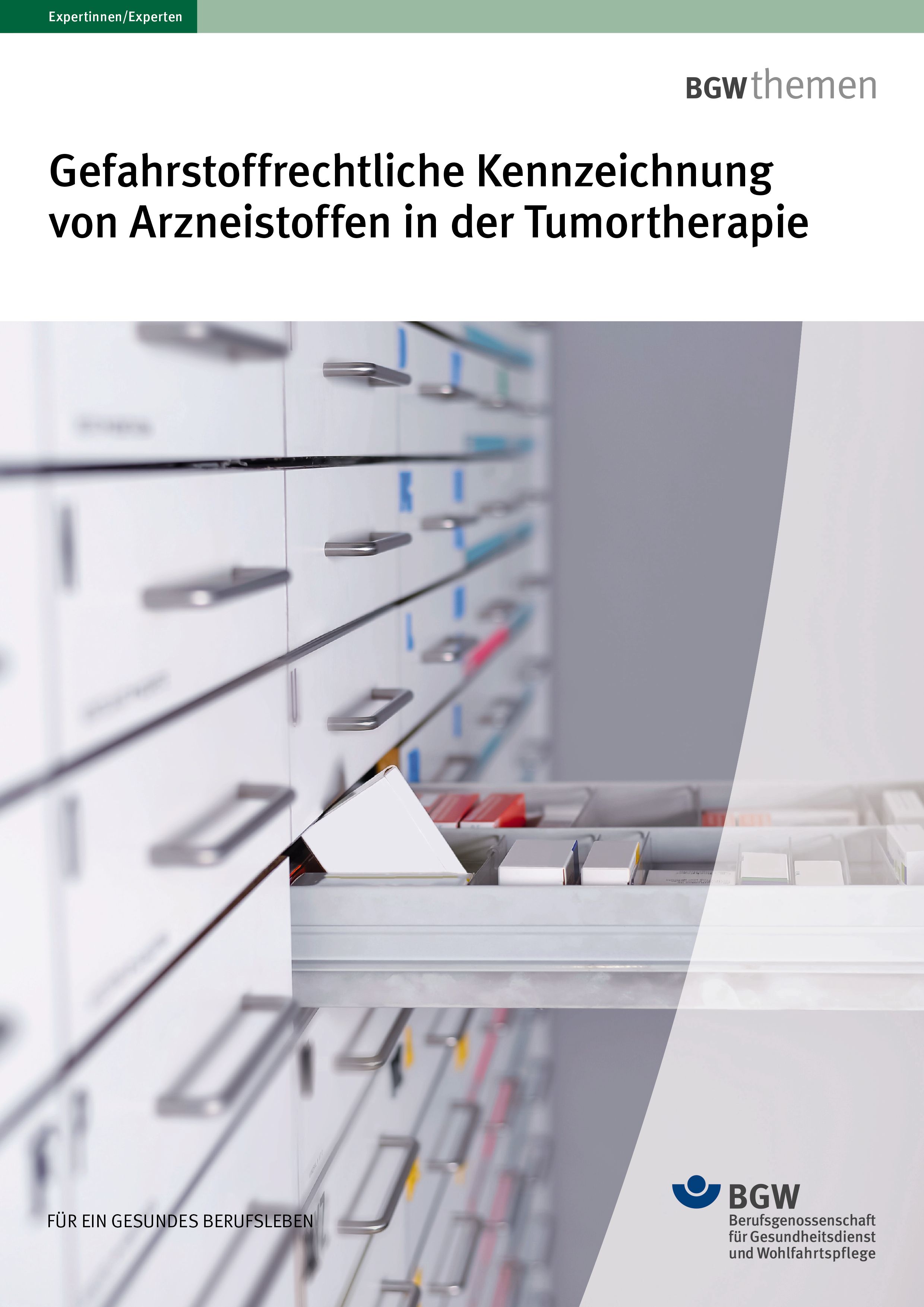 Titel: Gefahrstoffrechtliche Kennzeichnung von Arzneistoffen in der Tumortherapie - Apothekerschrank, eine Schublade geöffnet