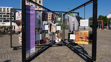 Ausstellung der prämierten Werke des BGW Fotowettbewerbs "Mensch – Arbeit – Zukunft" 2024 auf dem Postplatz in Dresden