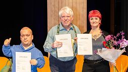 Kunstpreisverleihung, Gruppenfoto, v.l. Marc Oden, Thomas Lübke, Manuela Schrodt-Schilling