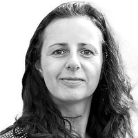 Eine Dame mittleren Alters