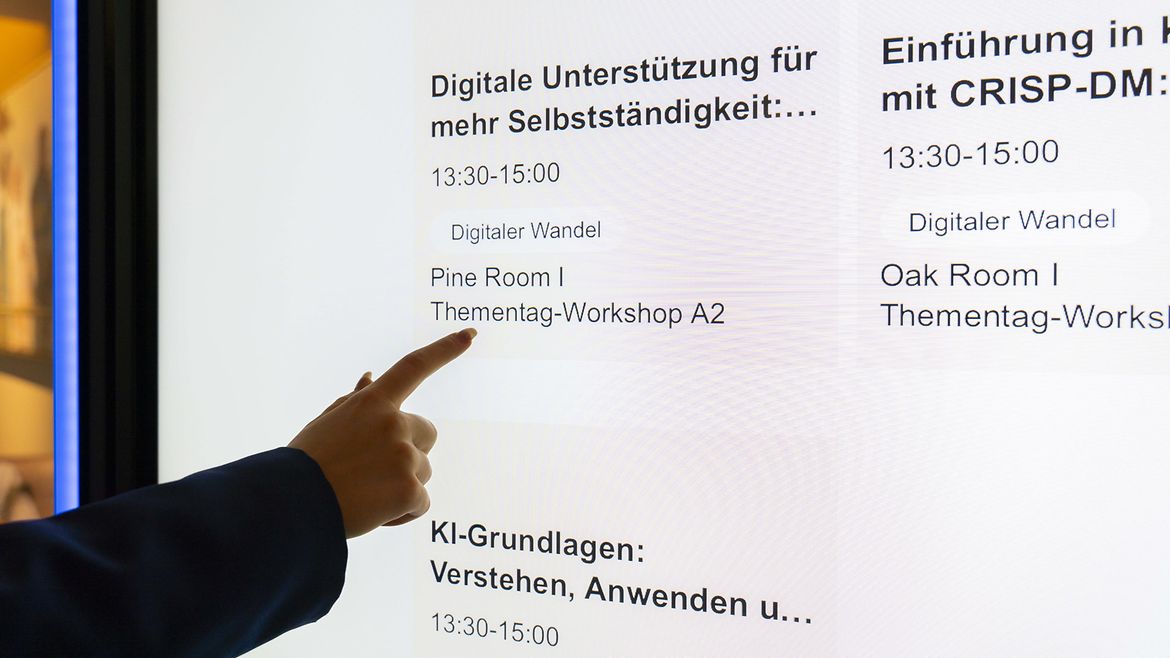 Beim Thementag "Digitaler Wandel" wurde deutlich, dass es viele neue Möglichkeiten für mehr Teilhabe gibt. Doch zuerst müssen die digitalen Kompetenzen der Mitarbeitenden gefördert werden.