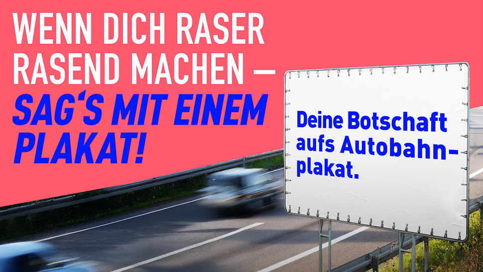 Straße mit Bremsspuren und Brandfleck von einem Unfall-Auto, das schon entfernt wurde: "Don't text and drive."
