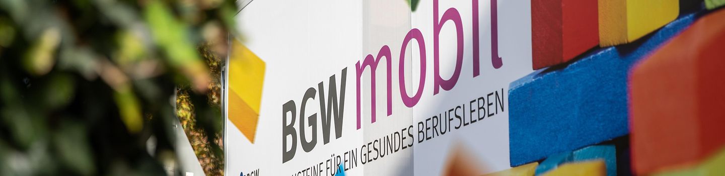 Ein LKW mit der Aufschrift "BGW mobil".