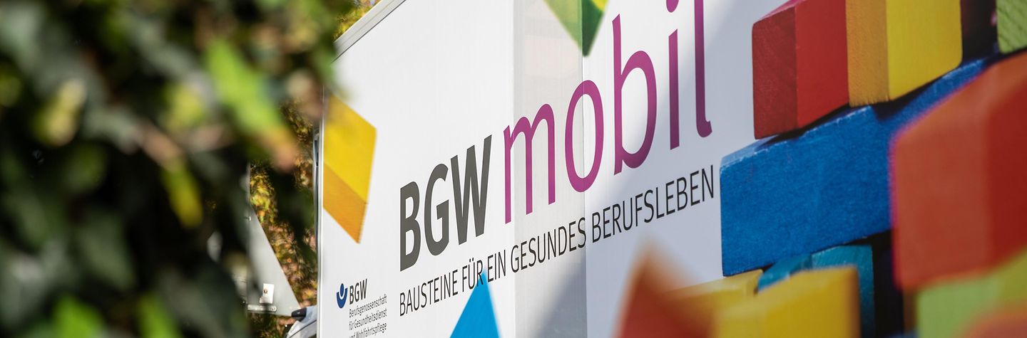 Ein LKW mit der Aufschrift "BGW mobil".