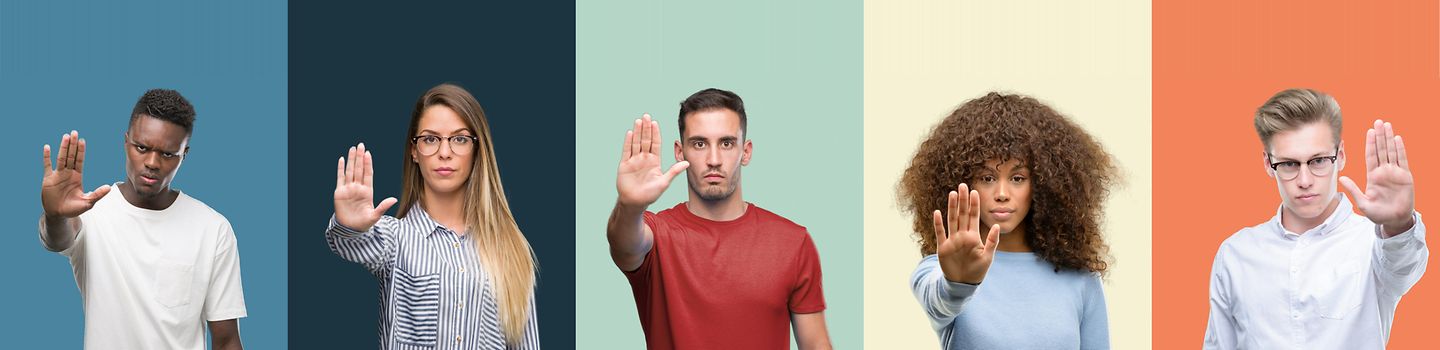 5 junge Menschen machen mit der Hand eine Stop-Geste.
