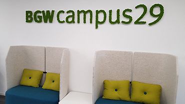 Sitzbänke im BGW campus29