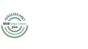Logo vom BGW Orga-Check plus mit dem Text "Ausgezeichnet - sicher und gesund organisiert"
