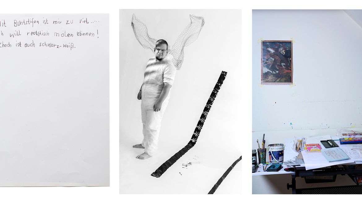 Collage aus drei Fotos: Ein Notizzettel, das Foto eines Mannes, dem jemand Flügel angemalt hat und ein Schreibtisch mit Malutensilien.