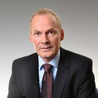 Porträt Prof. Dr. Albert Nienhaus