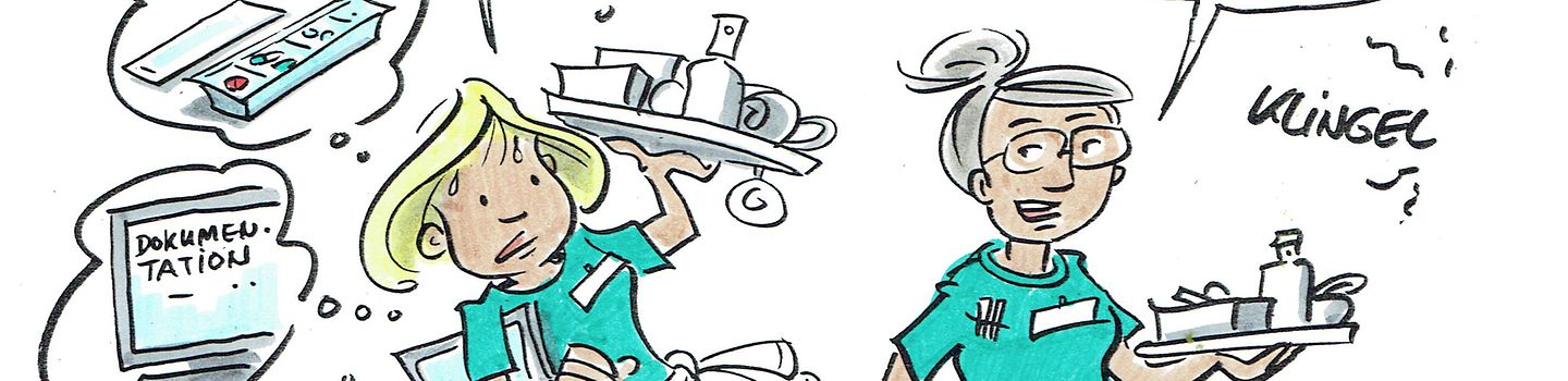 Karikatur: Eine blonde Pflegekraft mit einem weißen Gürtel stolpert und schwitzt, während sie ein Tablett balanciert und einen Rollstuhl schiebt. Neben ihr läuft eine grauhaarige Pflegekraft mit schwarzem Gürtel, die entspannt ein Tablett trägt. Die blonde Pflegekraft fragt: "Wie schaffst du das alles?!" Die grauhaarige Pflegekraft antwortet: "Ich hab 'nen schwarzen Gürtel in Erfahrung und Effizienz. Das hilft!"