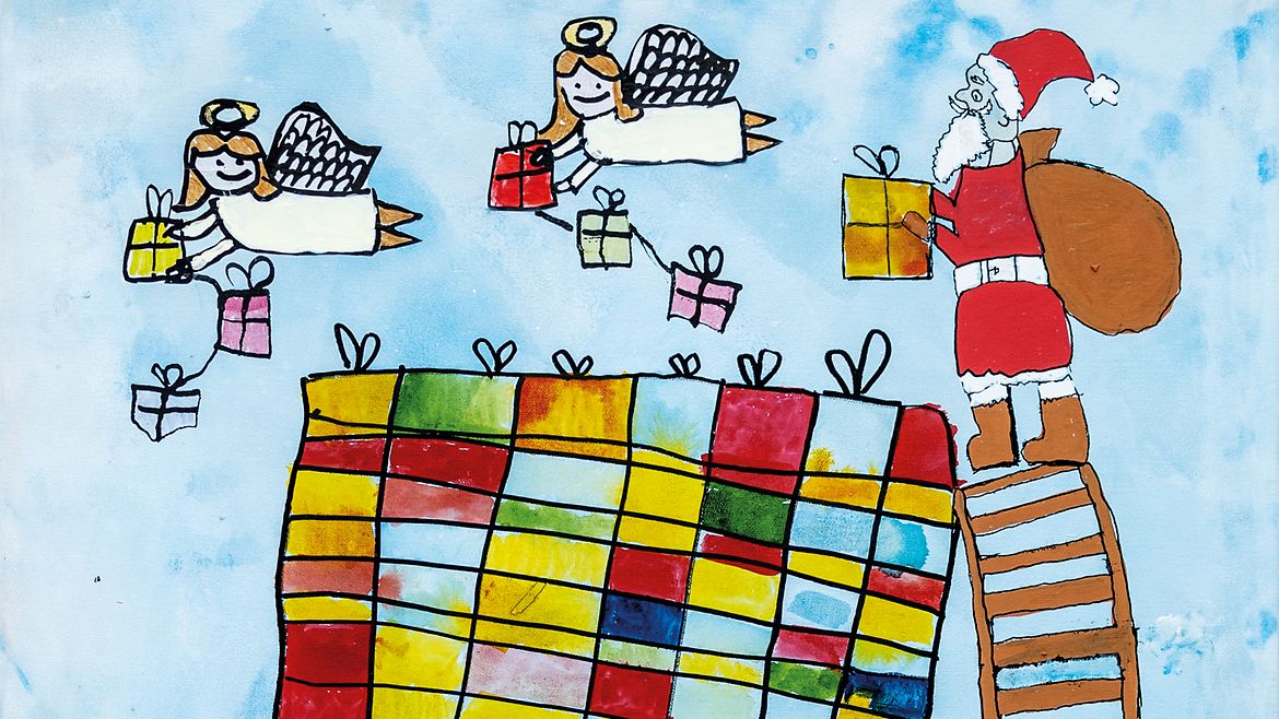 Das Bild "Himmlische Verpackungsstation" zeigt einen großen Turm gestapelter Geschenke. Der Weihnachtsmann steht auf einer Leiter und packt ein Geschenk obendrauf. Zwei Engel helfen ihm.